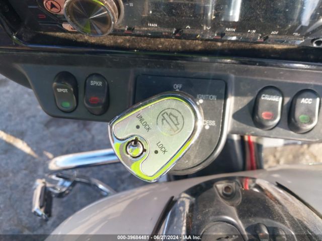 2009 HARLEY-DAVIDSON FLHTCU 1HD1FC4119Y648225 Photo 10