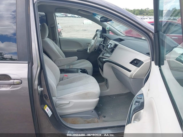 Toyota Sienna Le V6 8 Passenger 2014 5TDKK3DC5ES418079 Image 5