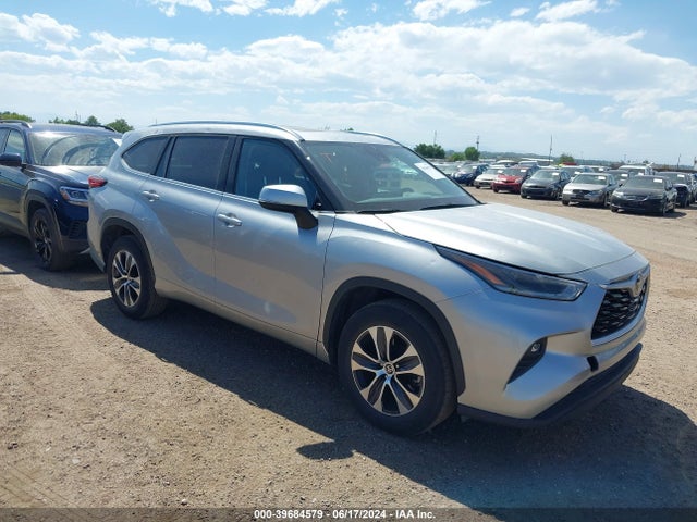 Toyota Highlander Xle 2021 5TDGZRAH7MS532779 головне зображення