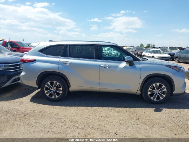 Toyota Highlander Xle 2021 5TDGZRAH7MS532779 Image 13