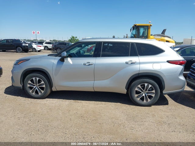 Toyota Highlander Xle 2021 5TDGZRAH7MS532779 Image 14