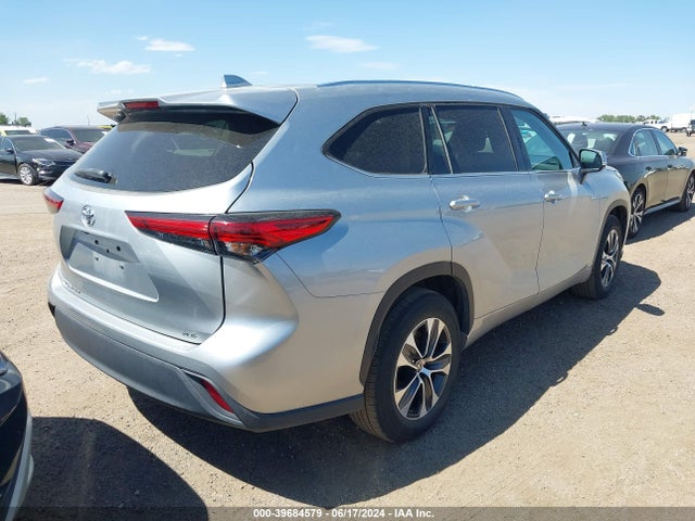 Toyota Highlander Xle 2021 5TDGZRAH7MS532779 Image 4