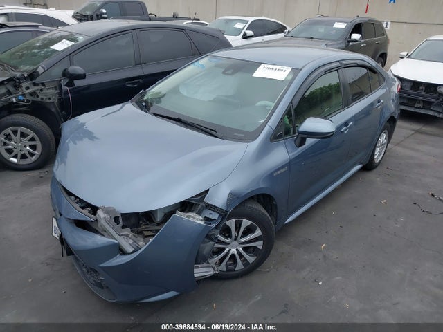 Toyota Corolla Hybrid Le 2021 JTDEAMDEXMJ019770 Image 2