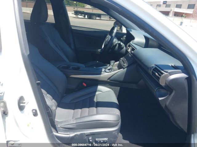 JTHBA1D2XG5035308 Lexus IS 200T