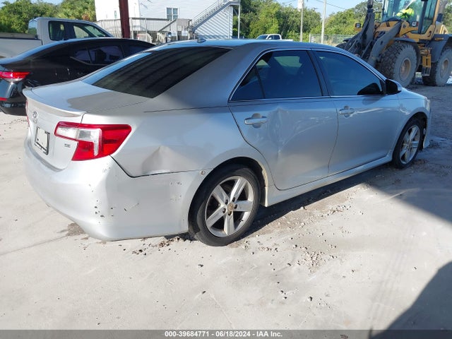 Toyota CAMRY SE 2014 4T1BF1FK7EU843131 Image 4