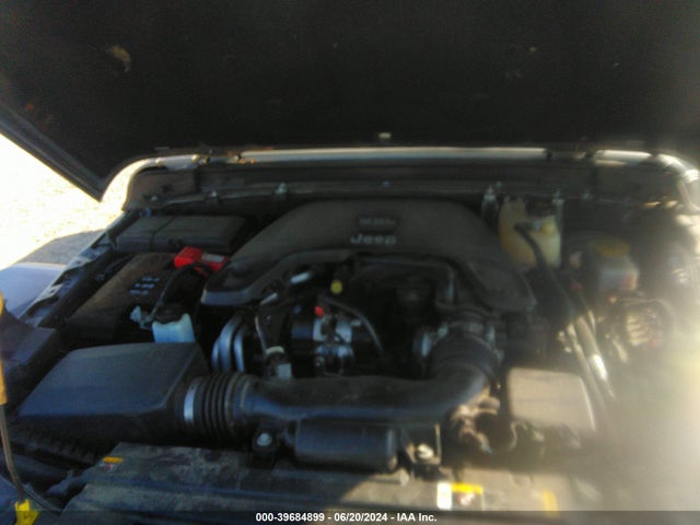 1C4HJXEG6MW554550 Jeep Wrangler Unlimited Sahara 4x4