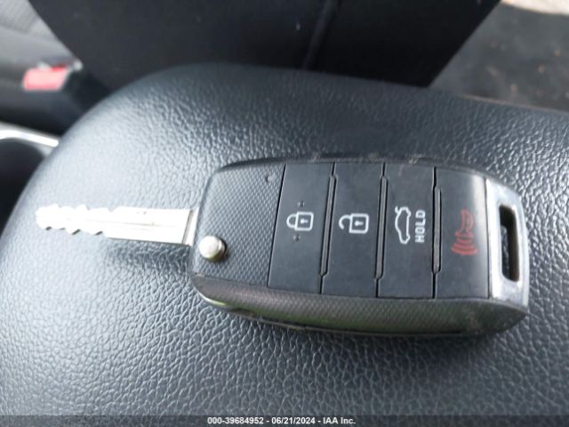 3KPFK4A7XHE107079 KIA FORTE LX