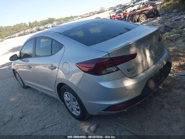 Hyundai ELANTRA SE 2019 5NPD74LF4KH413775 Image 3