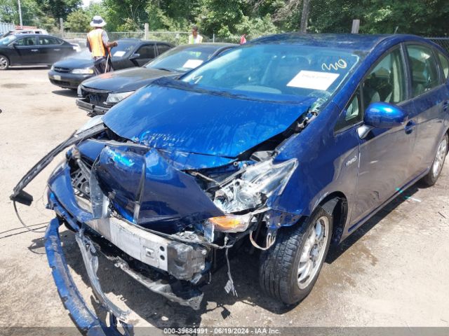 JTDZN3EU7FJ026586 Toyota Prius V Three