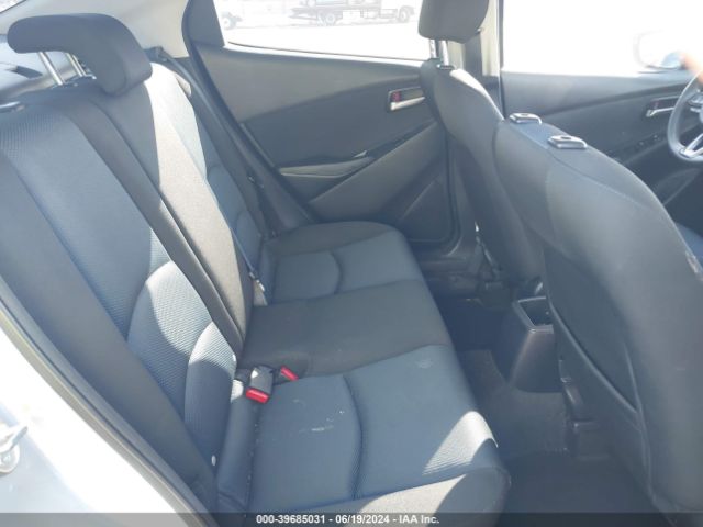 3MYDLBYV5KY502582 Toyota YARIS LE