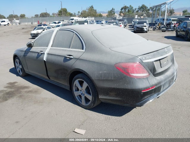 WDDZF4KB3JA461223 Mercedes-Benz E 300 4matic