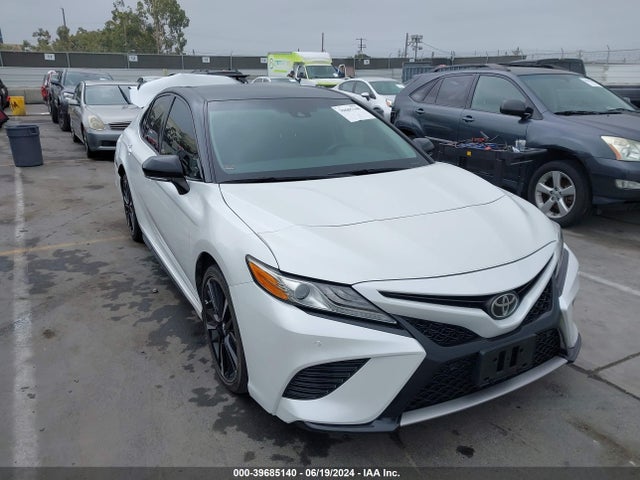 Toyota CAMRY XSE 2018 4T1B61HK3JU103289 main image