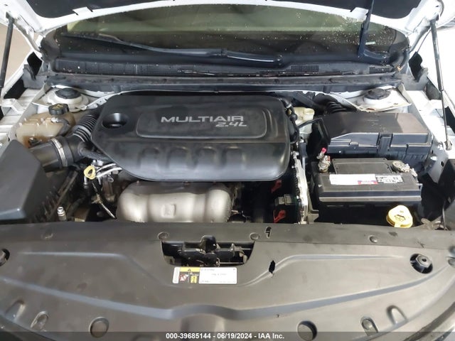 1C3CCCAB2FN612383 Chrysler 200 Limited