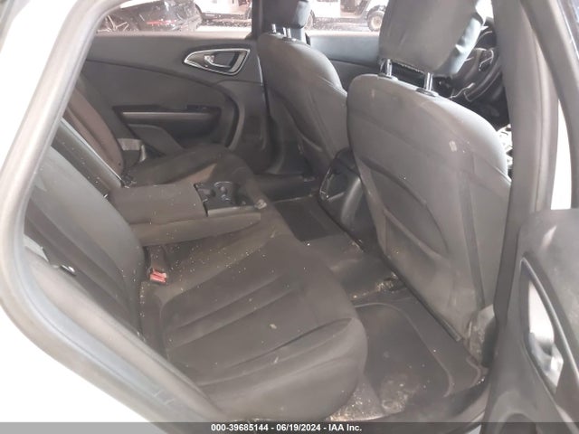 1C3CCCAB2FN612383 Chrysler 200 Limited
