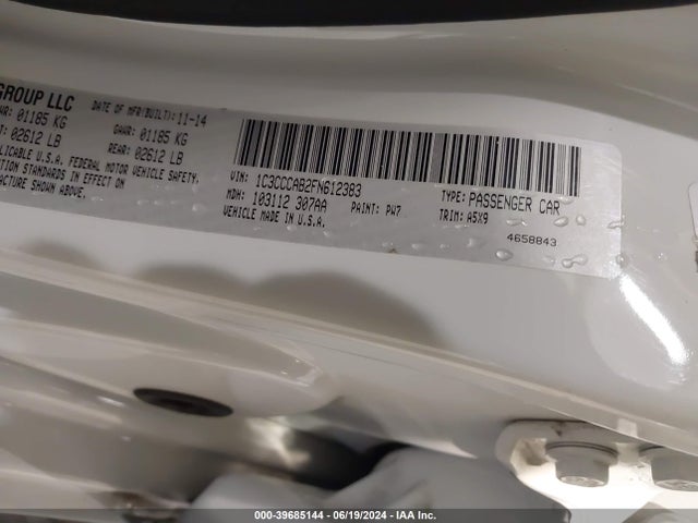 1C3CCCAB2FN612383 Chrysler 200 Limited