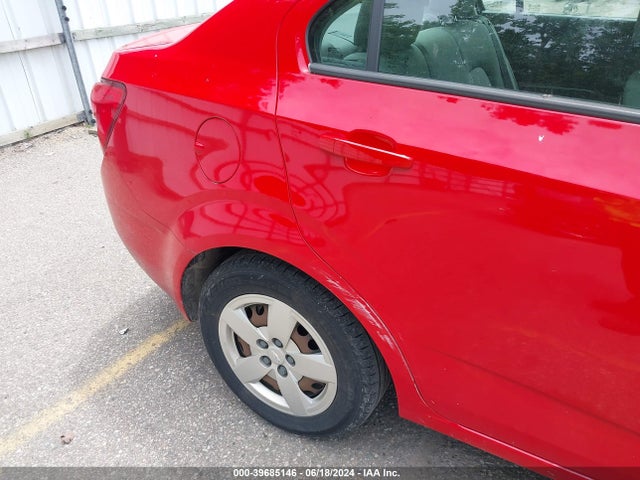 Chevrolet Sonic Ls Manual 2016 1G1JB5SH4G4149280 Image 17