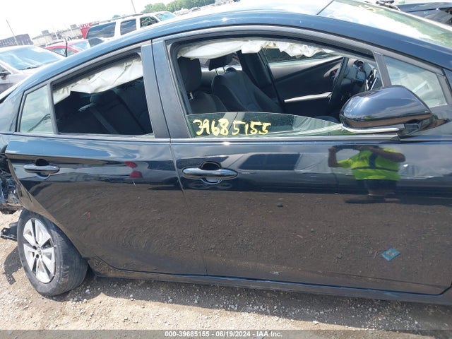 Toyota Prius Three 2016 JTDKARFU4G3008437 Image 13