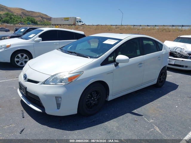 Toyota Prius Two 2015 JTDKN3DU9F0408823 Image 2