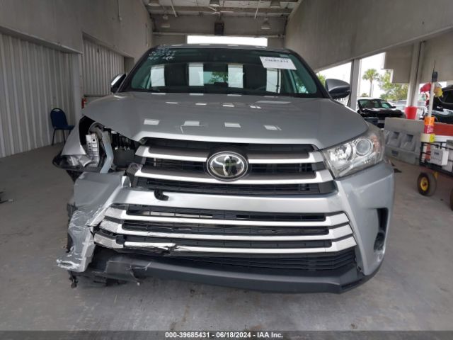 5TDZARFH5KS047109 Toyota Highlander Le