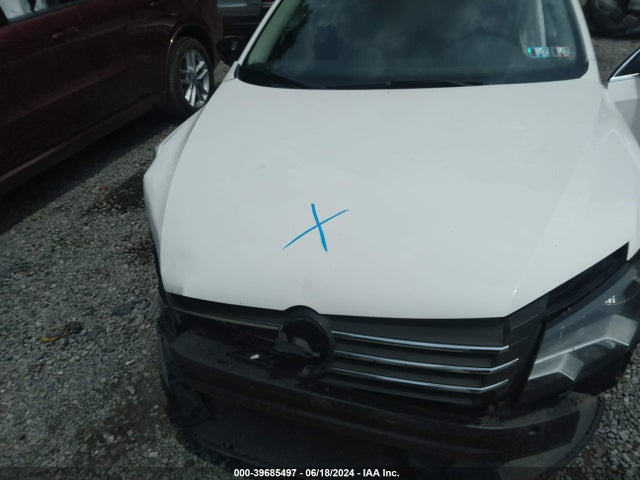 1VWBT7A36EC113570 Volkswagen Passat 1.8t Sport