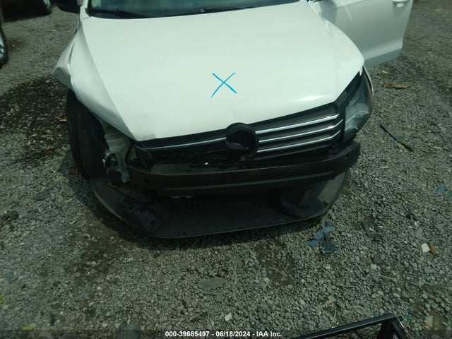 1VWBT7A36EC113570 Volkswagen Passat 1.8t Sport