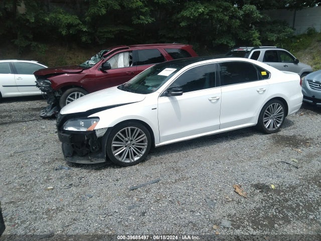 1VWBT7A36EC113570 Volkswagen Passat 1.8t Sport