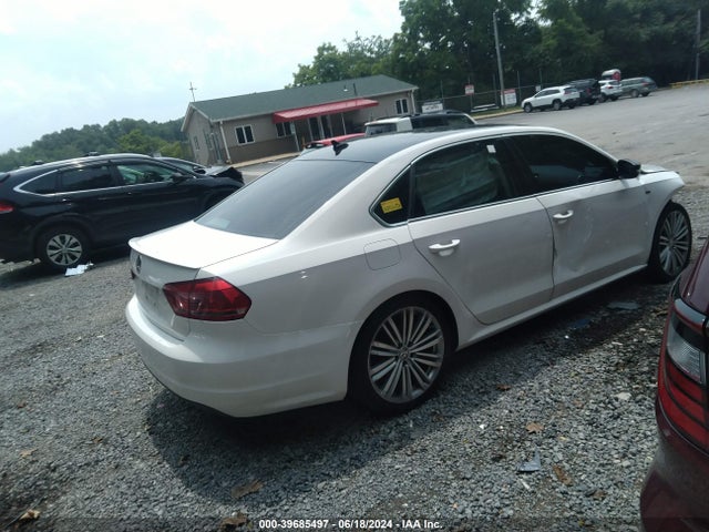 1VWBT7A36EC113570 Volkswagen Passat 1.8t Sport
