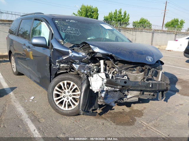 Toyota Sienna Xle 8 Passenger 2016 5TDYK3DC4GS731833 zdjęcie główne