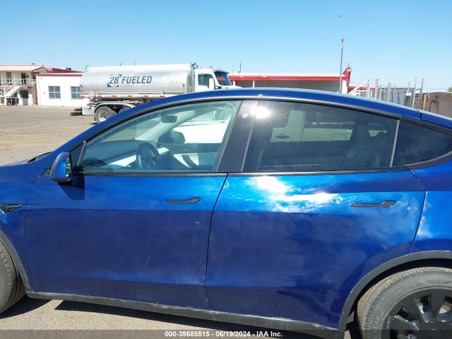 Tesla Model Y 2021 5YJYGDEE3MF151464 Image 27