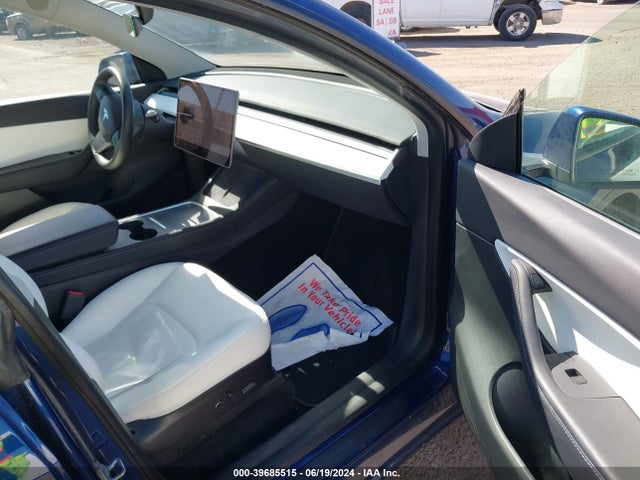 Tesla Model Y 2021 5YJYGDEE3MF151464 Image 18