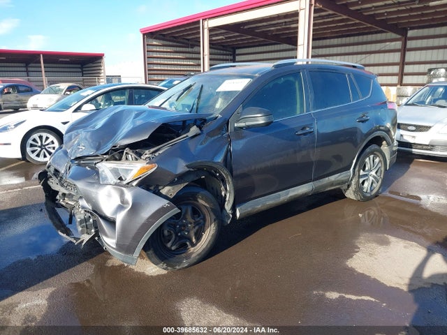 Toyota RAV4 LE 2016 JTMZFREV7GJ089326 Image 2