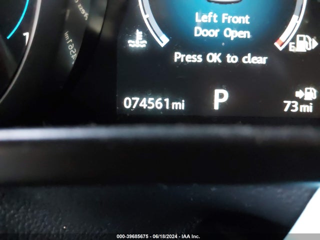 SADCJ2BV6HA489125 Jaguar F-pace 35t Premium