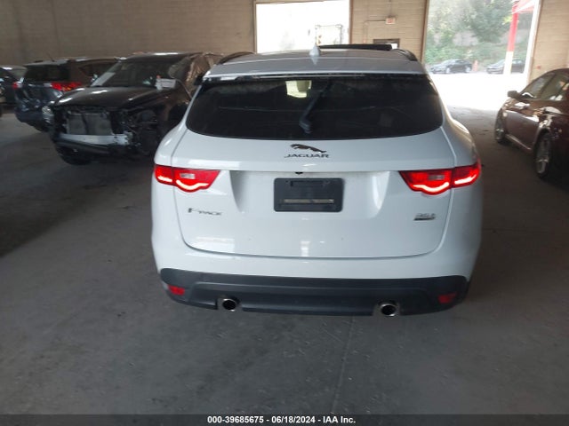SADCJ2BV6HA489125 Jaguar F-pace 35t Premium