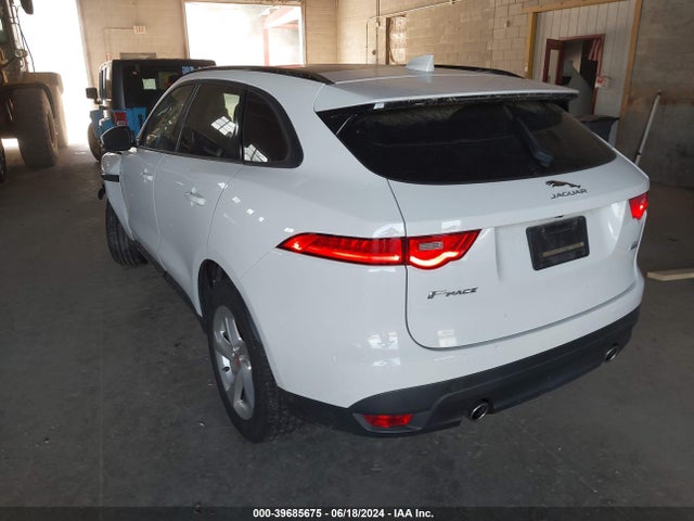 2017 JAGUAR F-PACE SADCJ2BV6HA489125 Photo 2