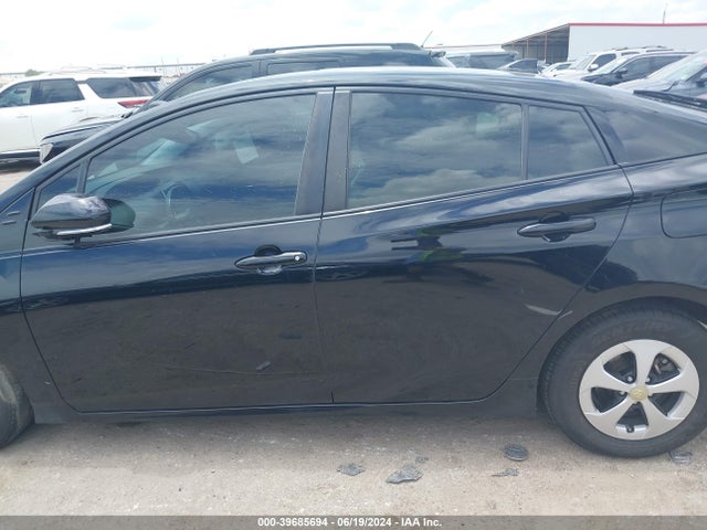 Toyota Prius Four 2016 JTDKARFU4G3028266 Image 14