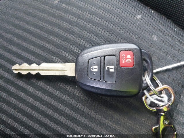 Toyota RAV4 LE 2016 2T3BFREV5GW518644 Image 11