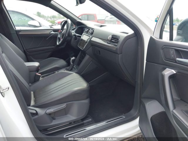3VVCB7AX5NM034033 Volkswagen Tiguan 2.0t Se R-line Black