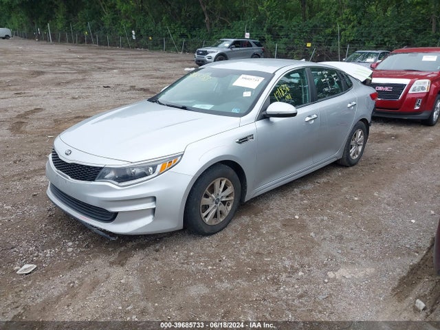KIA Optima Lx 2018 5XXGT4L38JG207772 Image 2