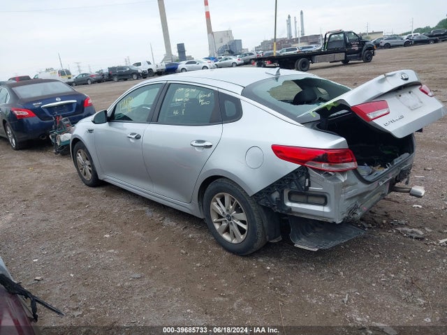 KIA Optima Lx 2018 5XXGT4L38JG207772 Image 3