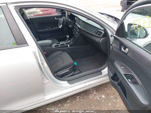 KIA Optima Lx 2018 5XXGT4L38JG207772 Image 5