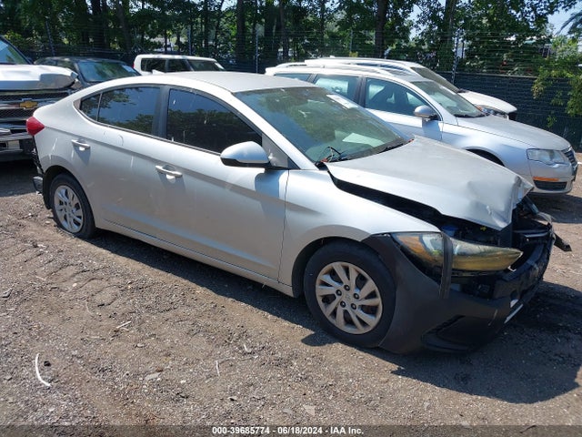 2017 5NPD74LF1HH211680 main image