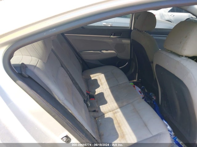 Hyundai ELANTRA SE 2017 5NPD74LF1HH211680 Image 8
