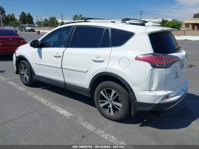 Toyota Rav4 Xle 2017 JTMWFREV4HJ704550 Image 3