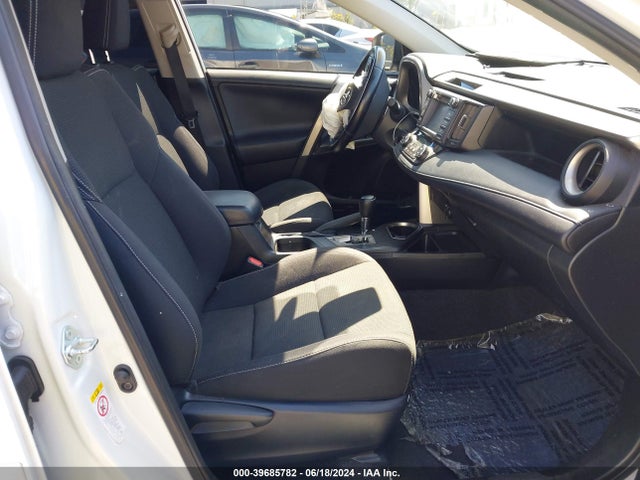 Toyota Rav4 Xle 2017 JTMWFREV4HJ704550 Image 5