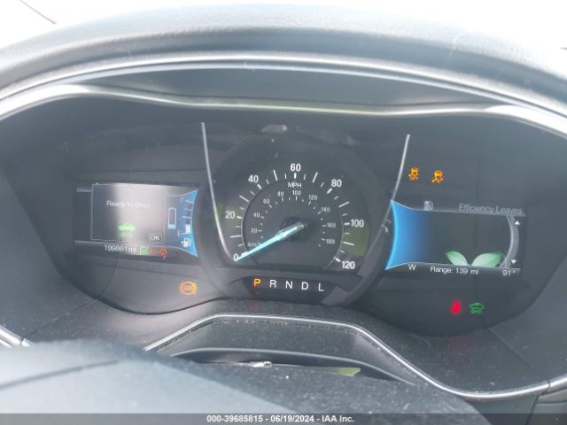 3FA6P0LU0HR300692 Ford Fusion Hybrid Se