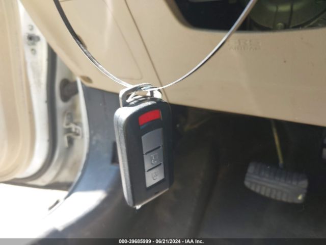 JA4AD3A31JZ033566 Mitsubishi Outlander Se