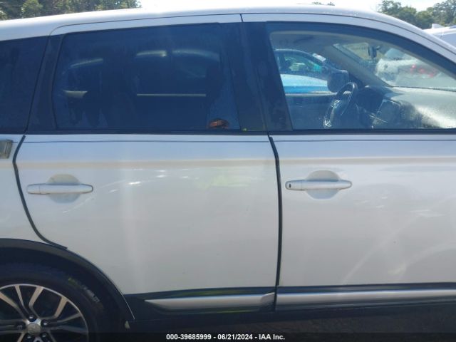 JA4AD3A31JZ033566 Mitsubishi Outlander Se