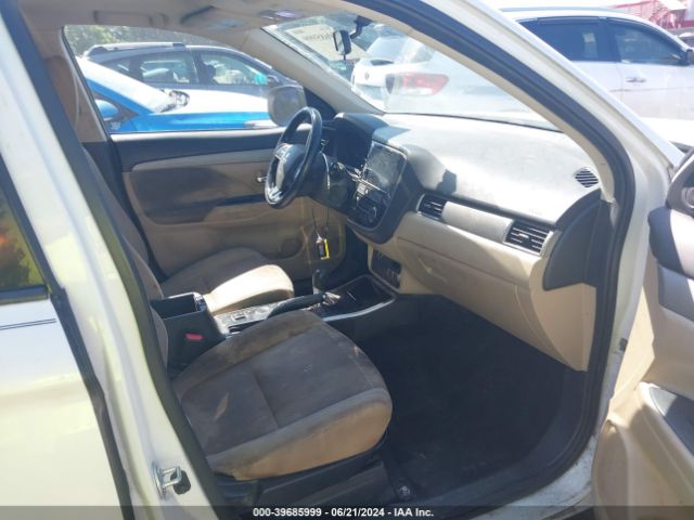 JA4AD3A31JZ033566 Mitsubishi Outlander Se