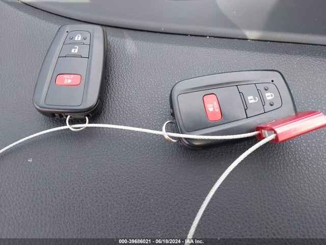 Toyota PRIUS XLE 2019 JTDL9RFU8K3000802 Image 11
