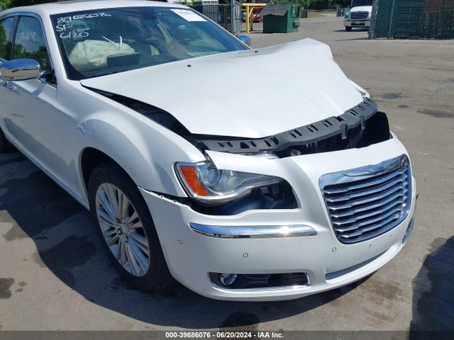 2C3CCAKGXEH203828 Chrysler 300c Awd
